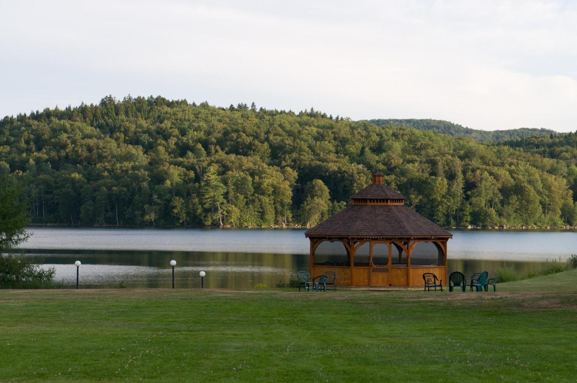 Le Manoir Du Lac Delage Stoneham Esterno foto